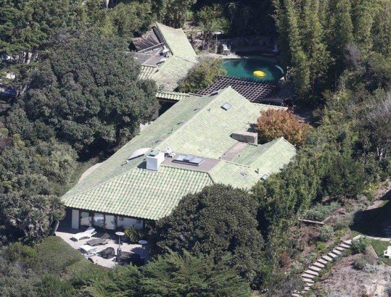 Angelina Jolie Malibu'dan 95 bin dolara ev kiraladı