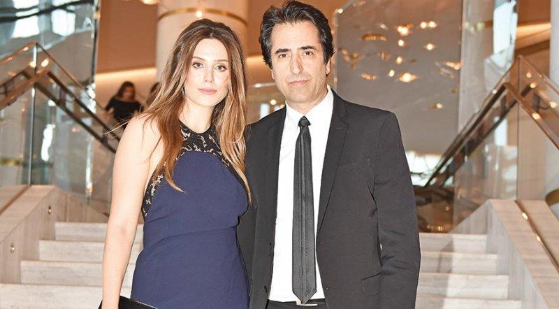 Mahsun Kırmızıgül eşiyle Ulus'ta görüntülendi