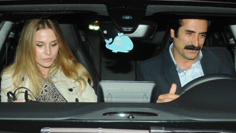 Mahsun Kırmızıgül eşiyle Ulus'ta görüntülendi