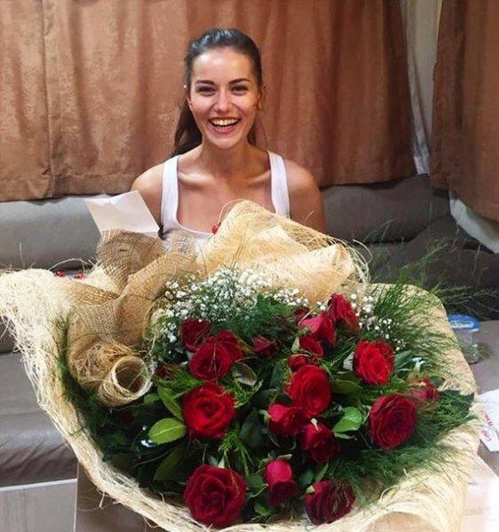 Fahriye Evcen'den nefes kesen pozlar 