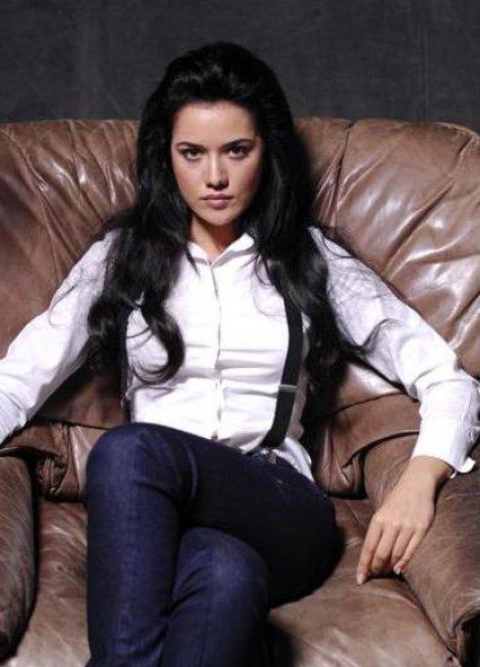Fahriye Evcen'den nefes kesen pozlar 