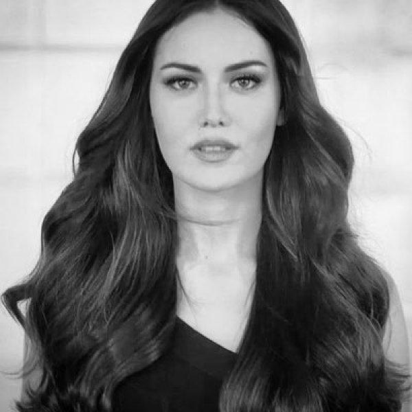 Fahriye Evcen'den nefes kesen pozlar 