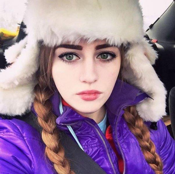 Yeni fenomen kaslı barbie: Julia Vins 