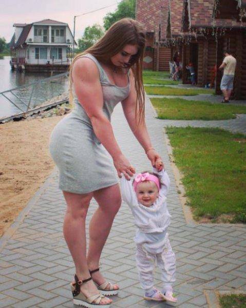 Yeni fenomen kaslı barbie: Julia Vins 