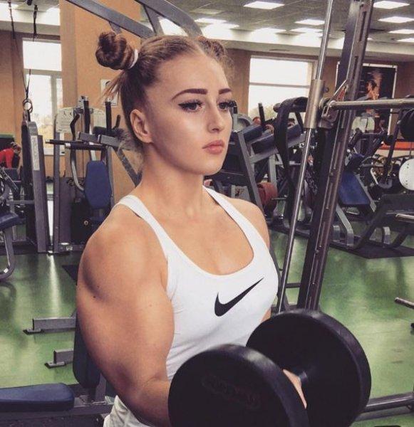 Yeni fenomen kaslı barbie: Julia Vins 