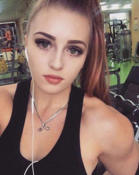 Yeni fenomen kaslı barbie: Julia Vins 