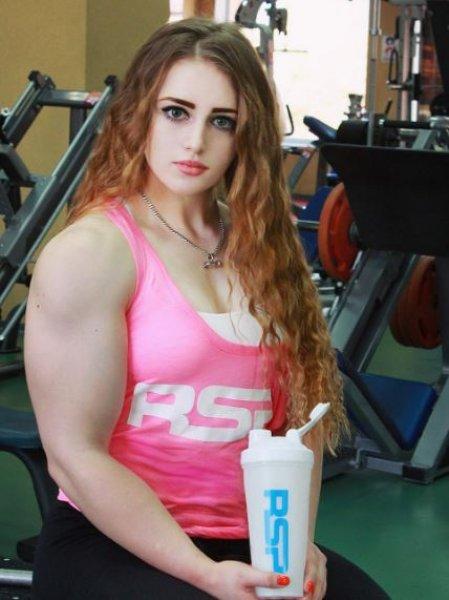 Yeni fenomen kaslı barbie: Julia Vins 