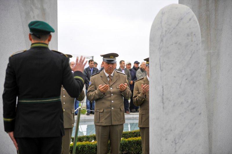 Bilge Kral Aliya İzetbegoviç vefatının 13. yılında özlemle anılıyor
