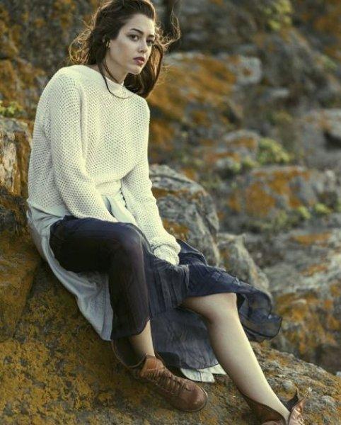 Genç oyuncu Bensu Soral güzelliği ile dikkat çekiyor 