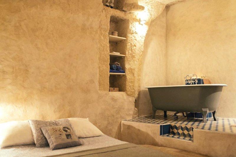 Mağara yaşamını popüler kılan evler 