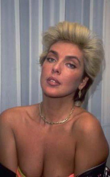 80'lerin en dikkat ekici kadınları