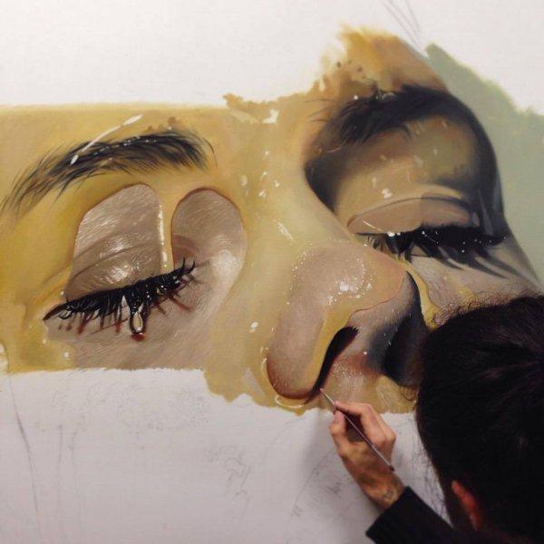 Hiperrealizm akımı en iyi ortaya koyan ressam: Mike Dargas