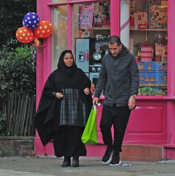 Michael Jackson'ın kızkardeşi Janet tesettüre girdi