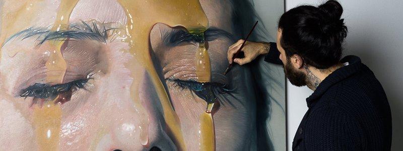 Hiperrealizm akımı en iyi ortaya koyan ressam: Mike Dargas