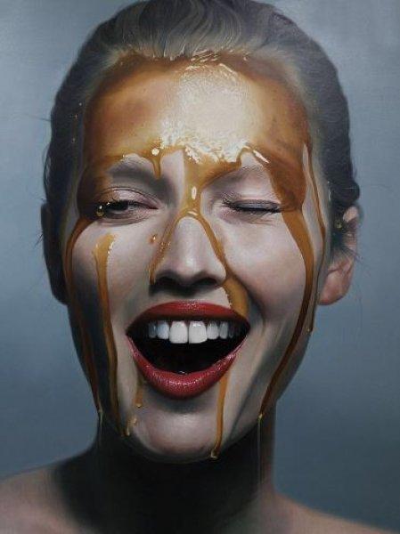 Hiperrealizm akımı en iyi ortaya koyan ressam: Mike Dargas