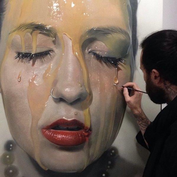Hiperrealizm akımı en iyi ortaya koyan ressam: Mike Dargas