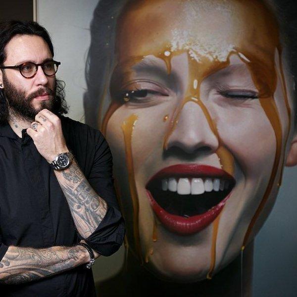 Hiperrealizm akımı en iyi ortaya koyan ressam: Mike Dargas