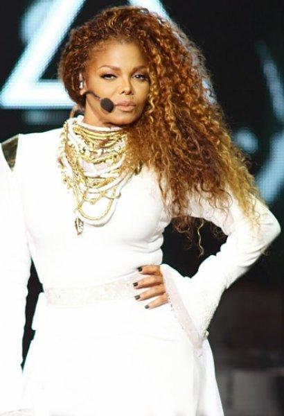 Michael Jackson'ın kızkardeşi Janet tesettüre girdi