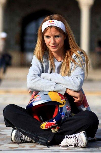 Burcu Çetinkaya ilk kez oğlunun yüzünü gösterdi