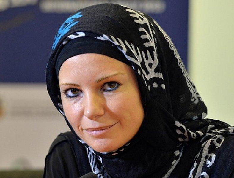 Burcu Çetinkaya ilk kez oğlunun yüzünü gösterdi