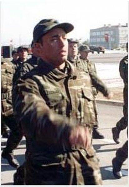 Ünlülerin askerlik halleri 