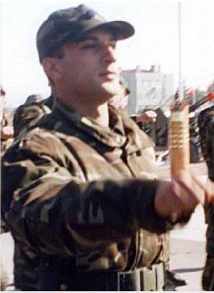 Ünlülerin askerlik halleri 