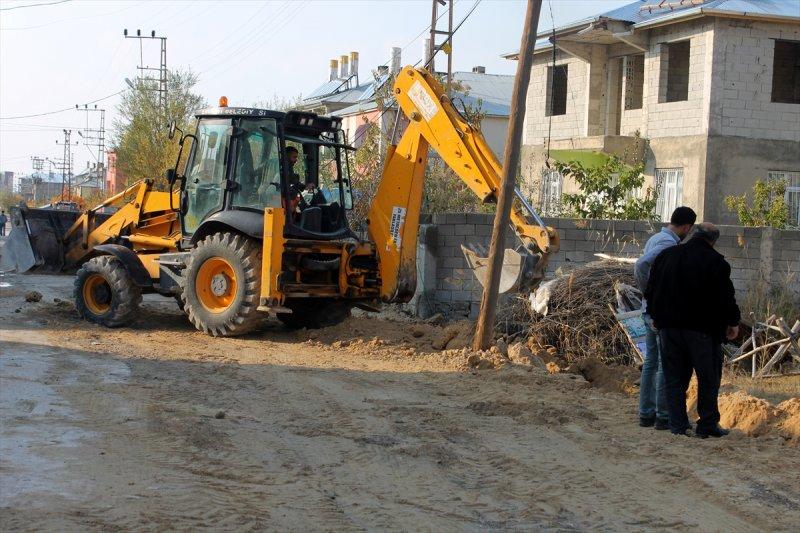 Kayyum atanan Hakkari Belediyesi çalışıyor