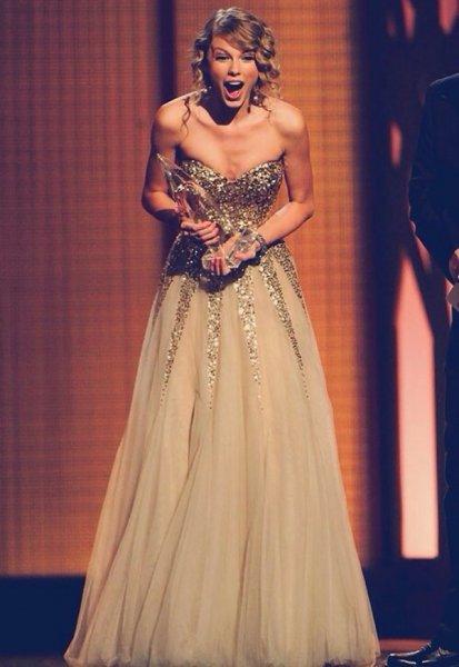 2016’nın en çok kazanan kadın şarkıcıları