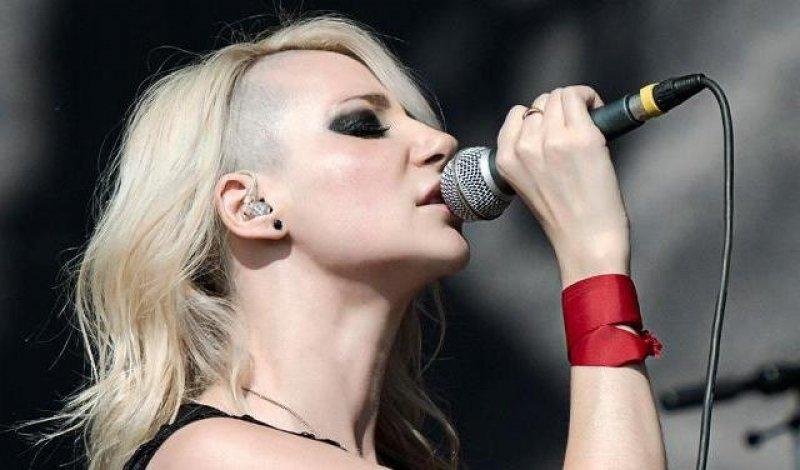 Türk rock müzisyenlerinin gençlik fotoğrafları 