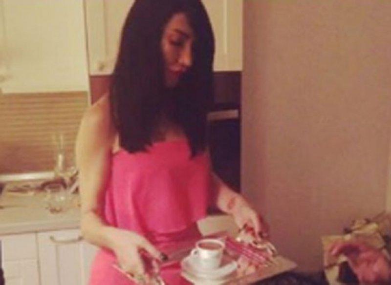 Hande Yener ve Cem Şenol nişanlandı