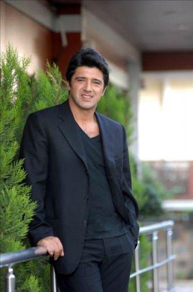 Yaşlarını göstermeyen bebek yüzlü ünlüler 