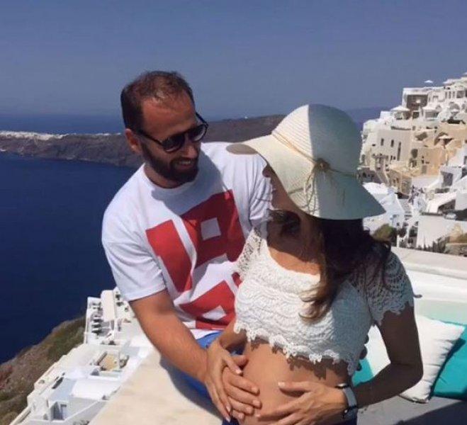 Oyuncu İpek Özkök anne olmaya hazırlanıyor