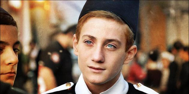 Atatürk rolünü canlandıran oyuncular