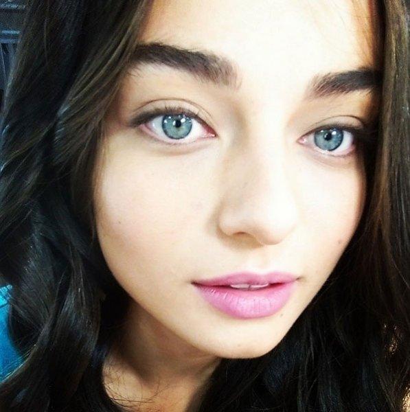 Ayça Ayşin Turan bilinmeyenlerini anlattı 