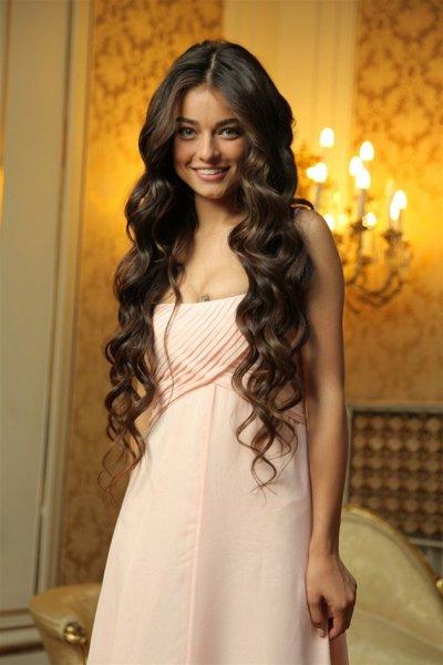 Ayça Ayşin Turan bilinmeyenlerini anlattı 