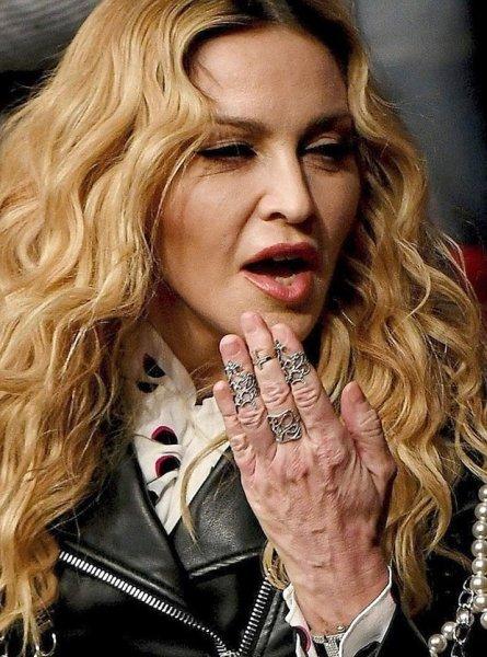 Madonna’nın yaşı ellerinden okunuyor 