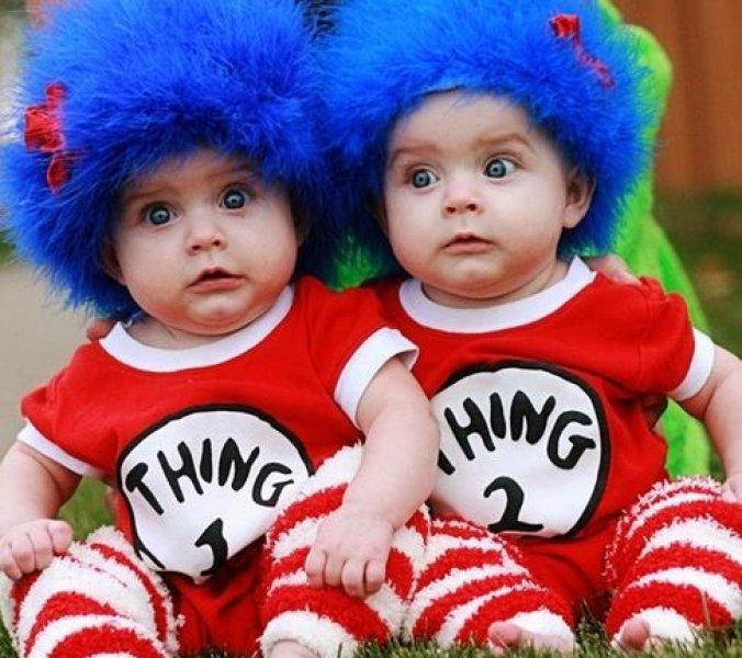 En güzel ikiz bebek fotoğrafları 