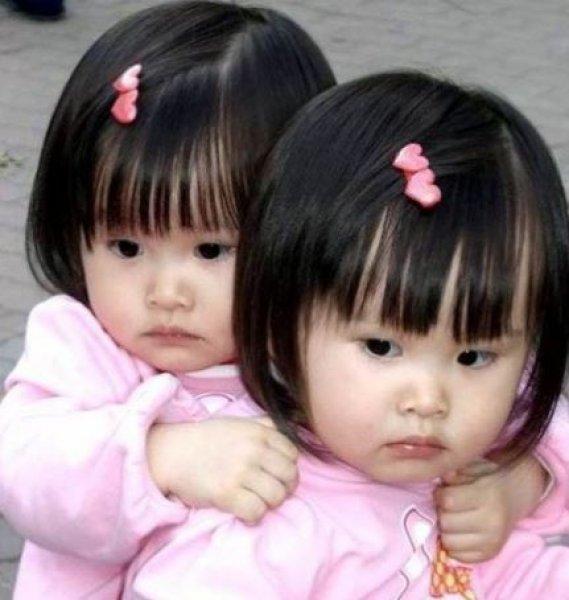 En güzel ikiz bebek fotoğrafları 