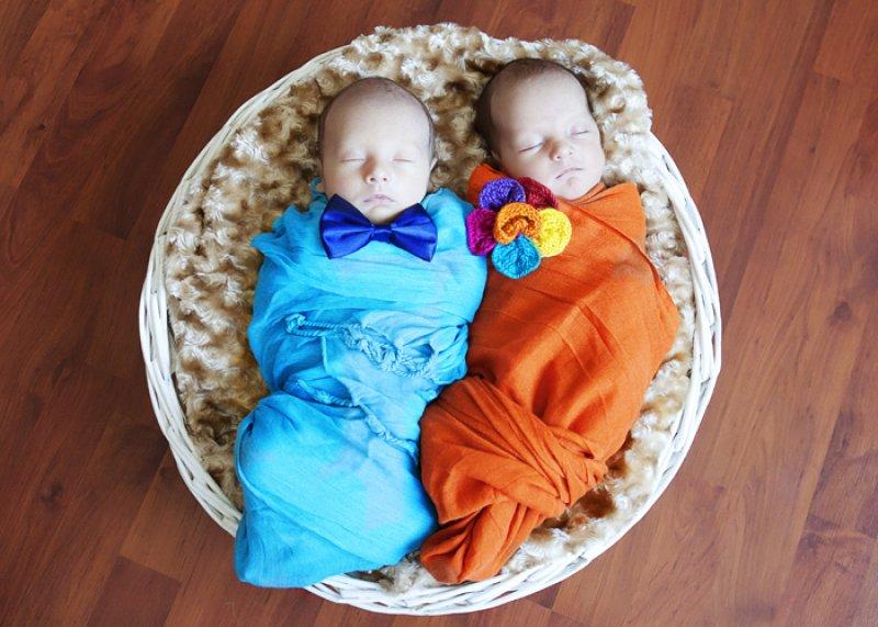 En güzel ikiz bebek fotoğrafları 