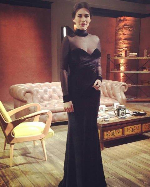 Gösteri dünyasının uzun boylu kadınları 