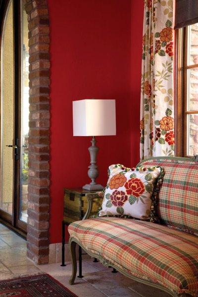 Renkli oda dekorasyonu