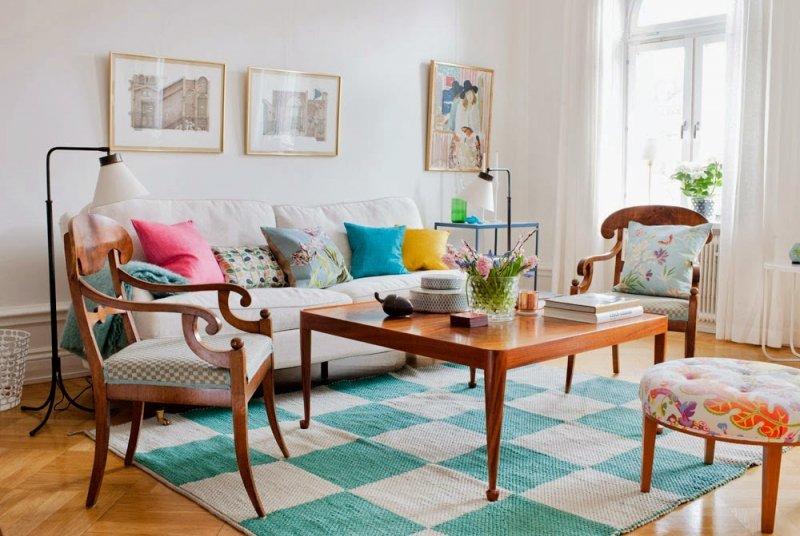 Renkli oda dekorasyonu