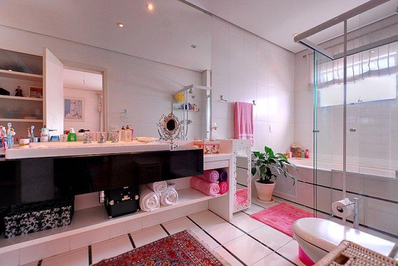 Renkli oda dekorasyonu