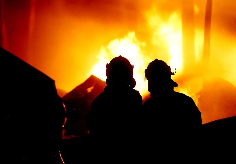 İzmir'de paketleme tesisinde yangın