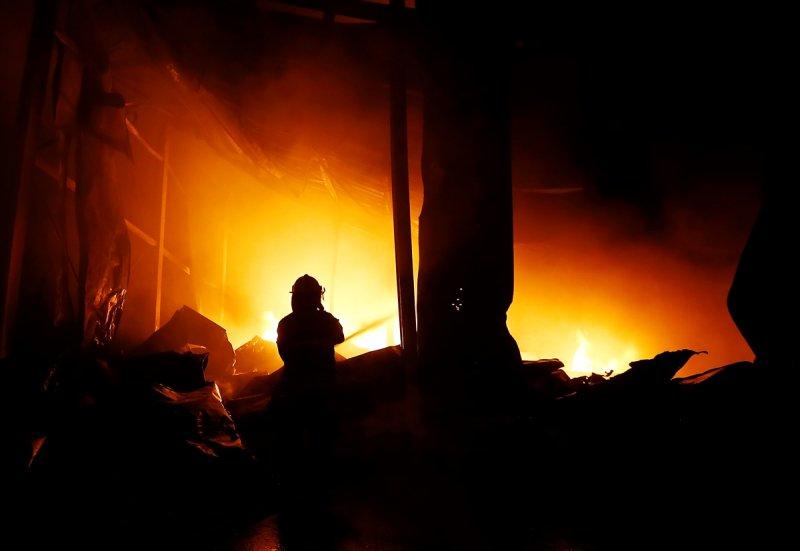 İzmir'de paketleme tesisinde yangın