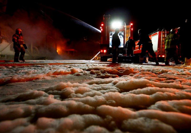 İzmir'de paketleme tesisinde yangın
