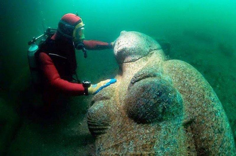 Heracleion antik kentinden ilginç heykeller 