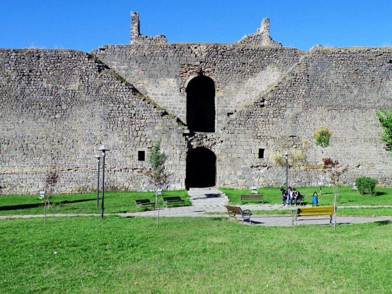 Diyarbakır Surları Çin Seddi'ni geride bıraktı