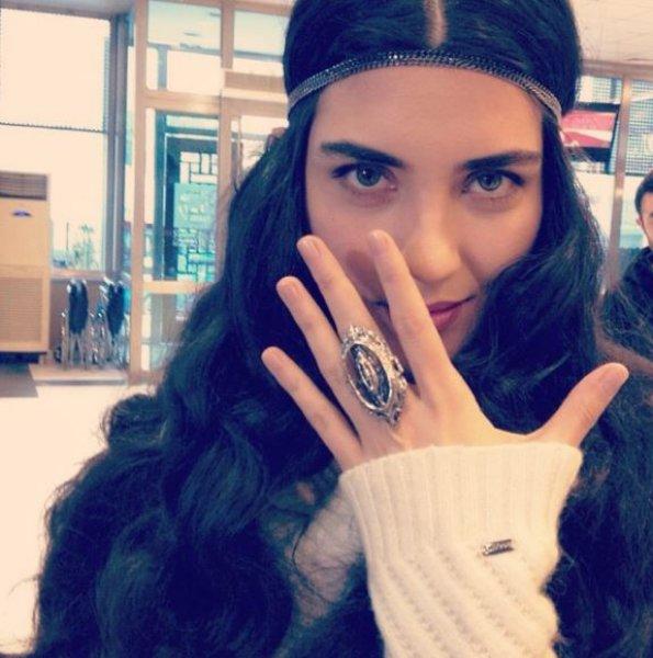 Dubai'de Tuba Büyüküstün'e yoğun ilgi 