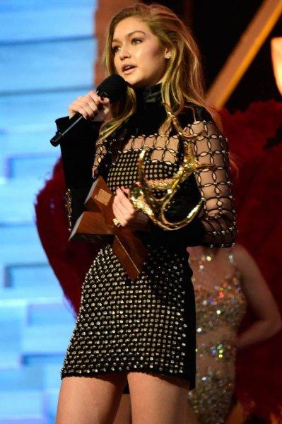 Ünlü model Gigi Hadid ilaçlar yüzünden zayıflıyor 